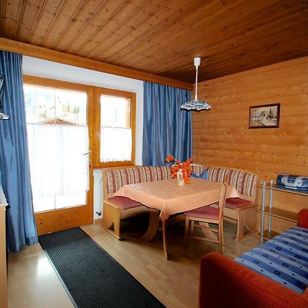 Ferienwohnung Tschiderer ラディス エクステリア 写真