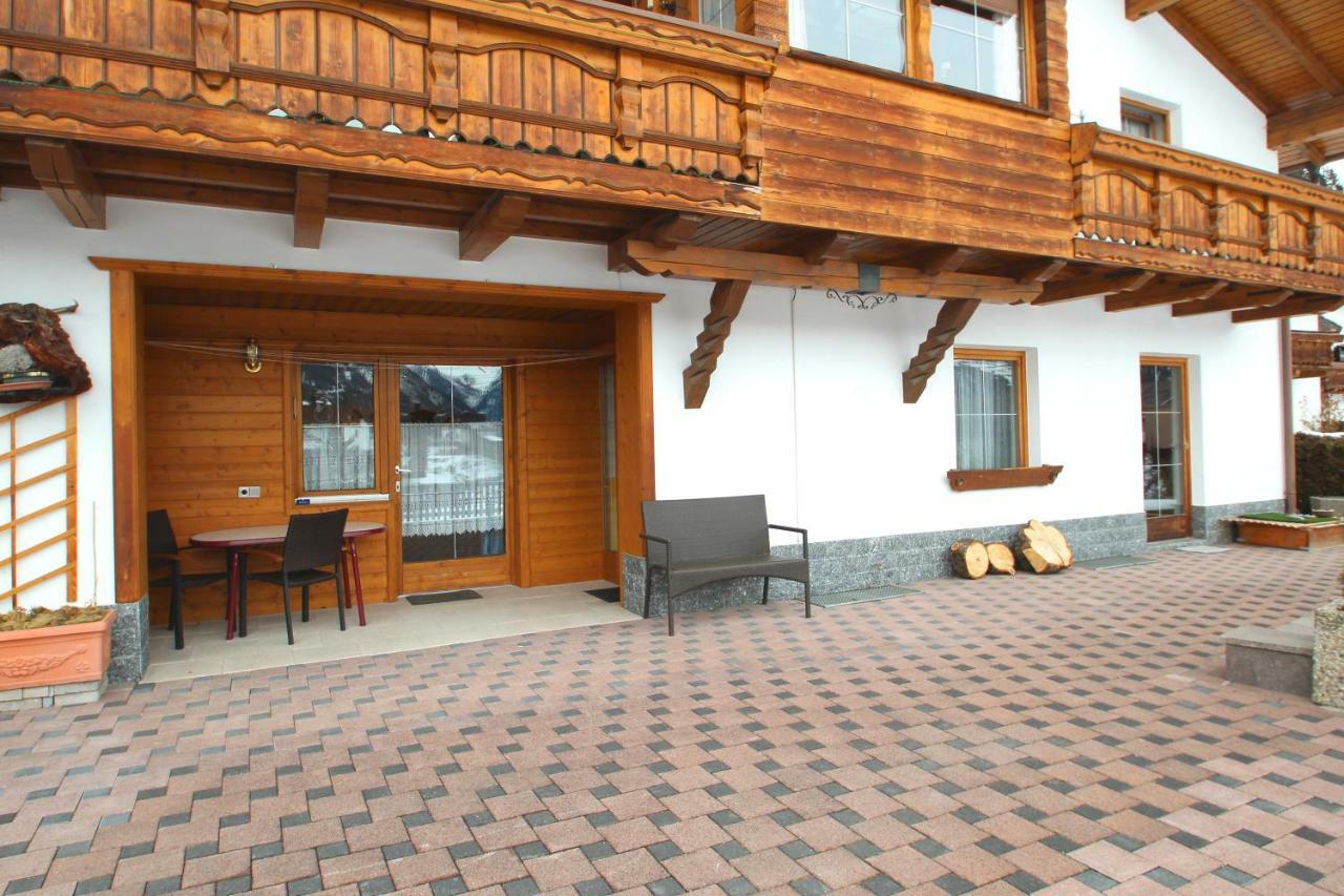 Ferienwohnung Tschiderer ラディス エクステリア 写真