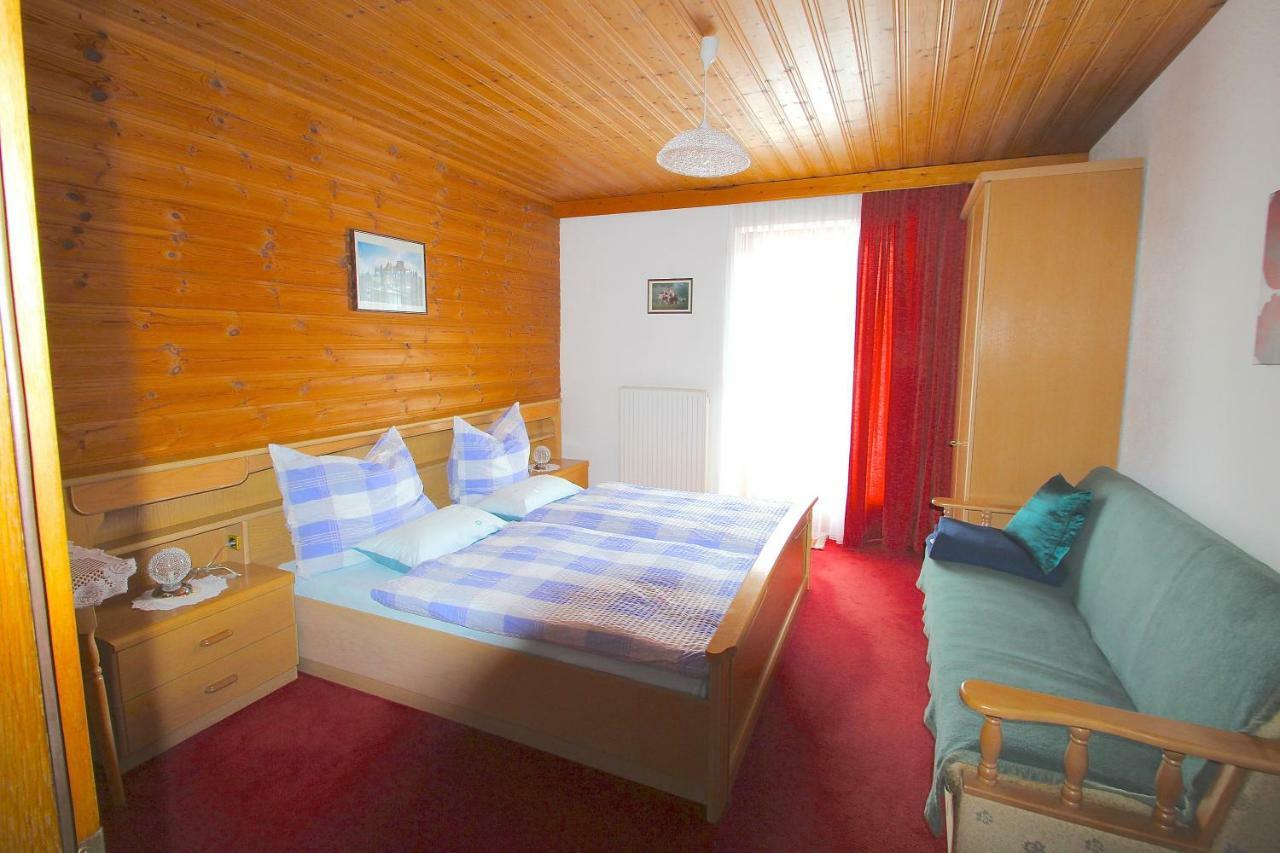 Ferienwohnung Tschiderer ラディス エクステリア 写真